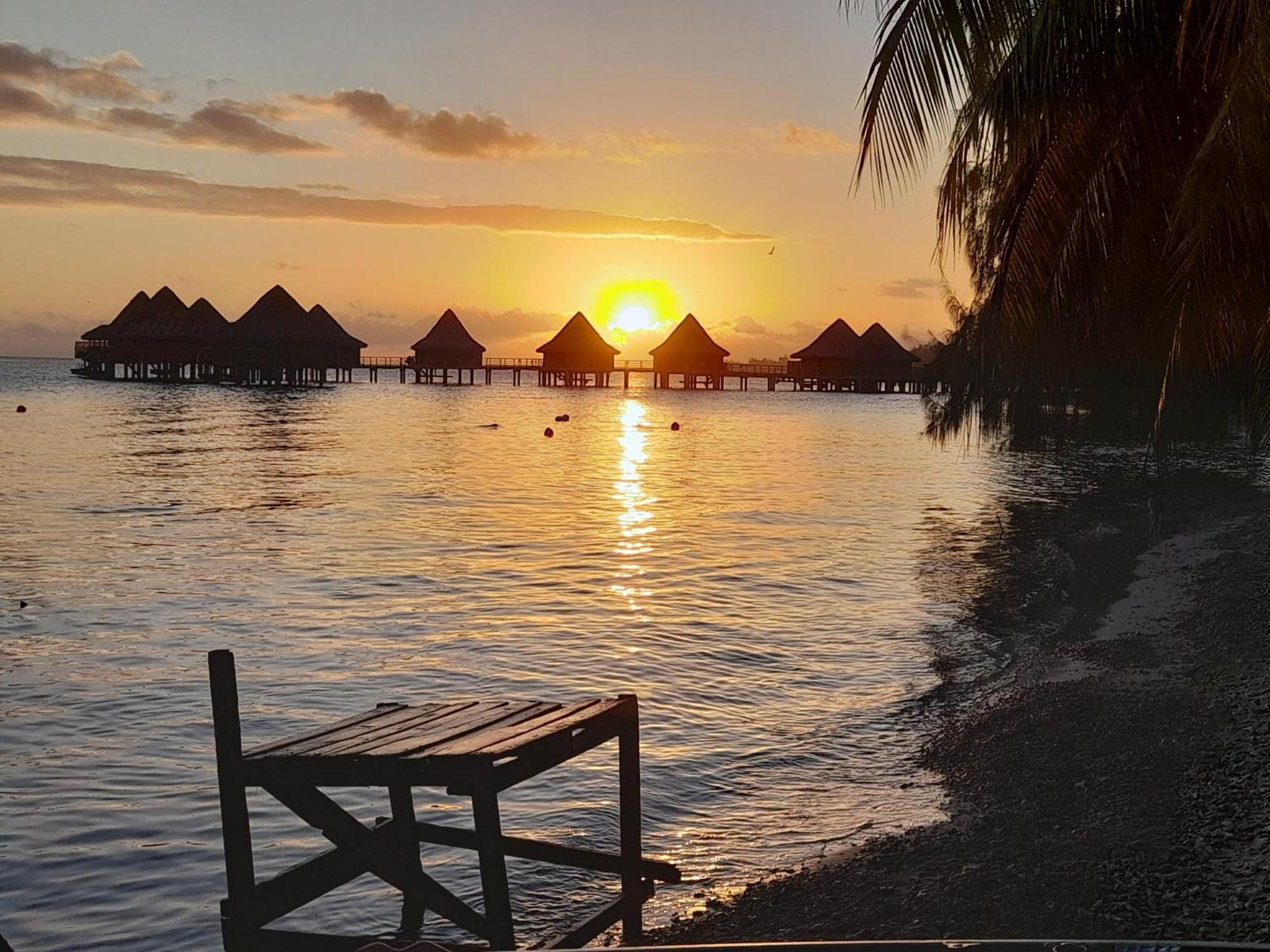 Hinamoe Lodge Avatoru Buitenkant foto